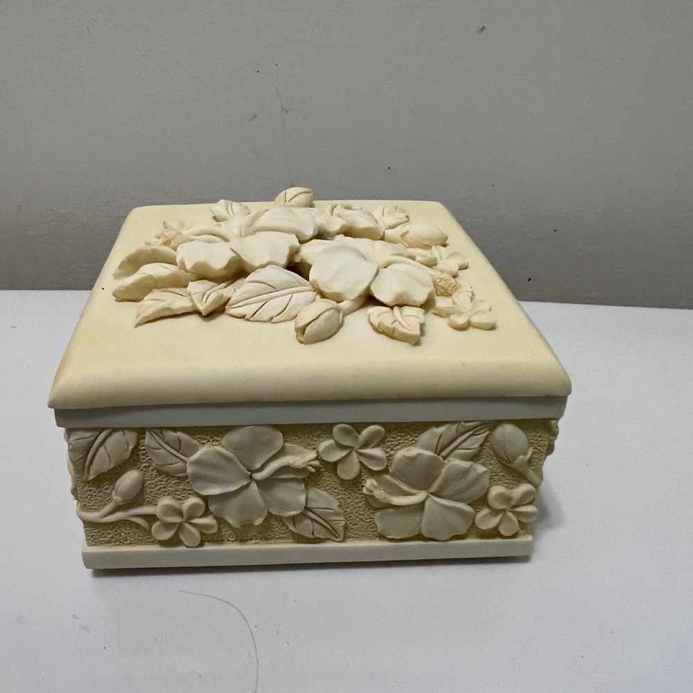 Keepsake Treasure Box: Island Heritage Designer Collection